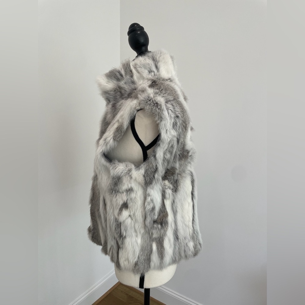 Adrienne Landau Gray Fur Vest, Size Medium - Picture 4 of 10